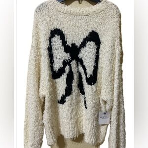 Arizona Juniors Jean Company Cream Sweater with Black Bow